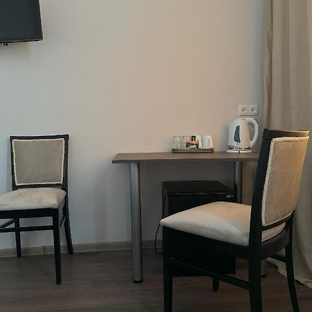 Bina N28 Hotel Kutaisi Bagian luar foto